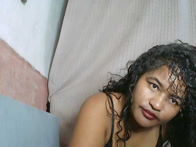 SydneiDollux live cam on BongaCams