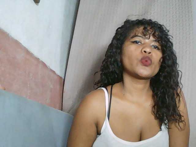 SydneiDollux live cam on BongaCams
