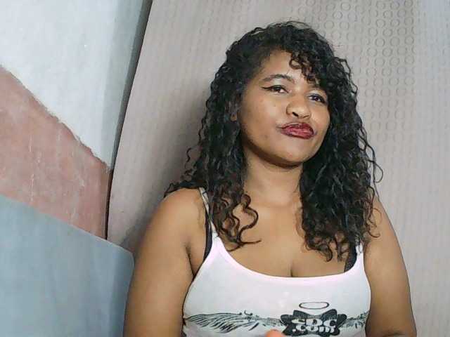 SydneiDollux live cam on BongaCams