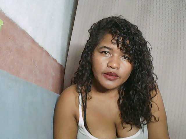 SydneiDollux live cam on BongaCams