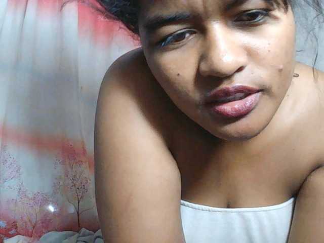 SydneiDollux live cam on BongaCams