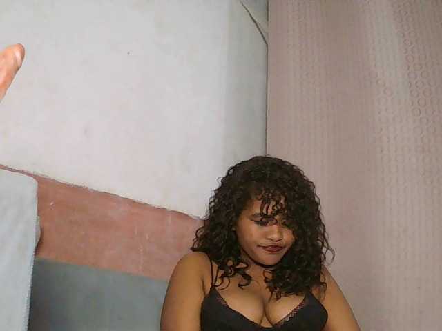 SydneiDollux live cam on BongaCams