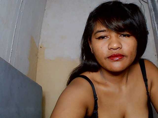 SydneiDollux live webcam show