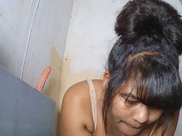 SydneiDollux live cam on BongaCams