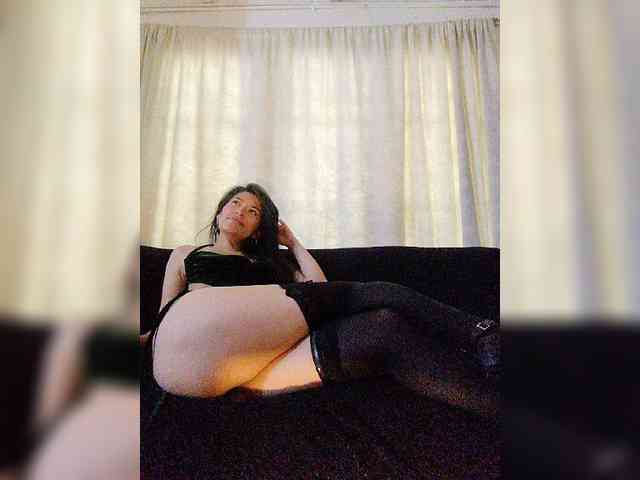 Linda-Tease webcam