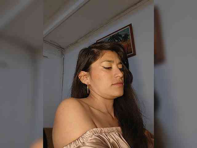 Linda-Tease webcam