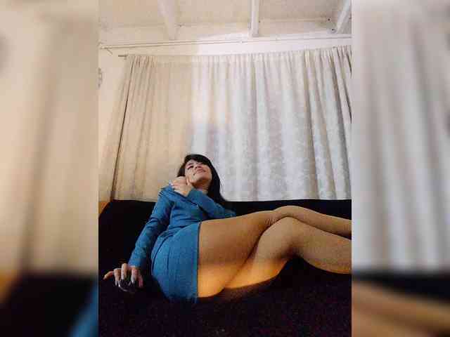 Linda-Tease webcam