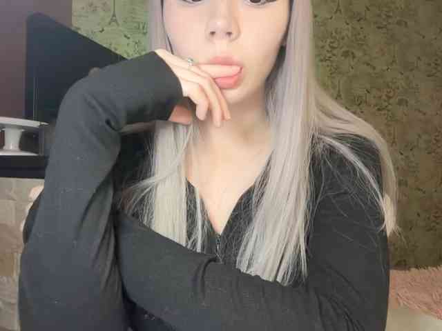 Yoursissydoll Live Webcam on BongaCams