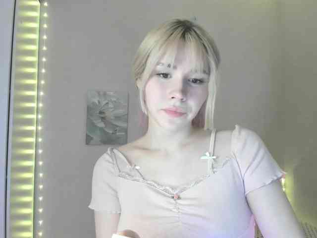 Yoursissydoll Live Webcam on BongaCams