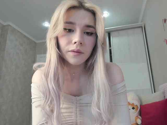 Yoursissydoll Live Webcam on BongaCams
