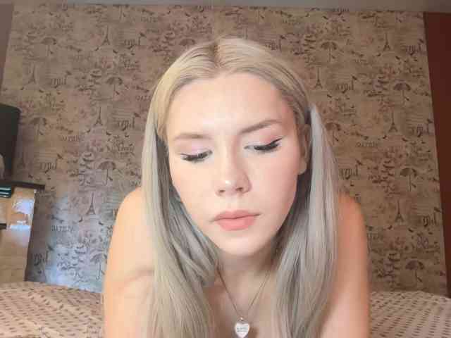 Yoursissydoll Live Webcam on BongaCams