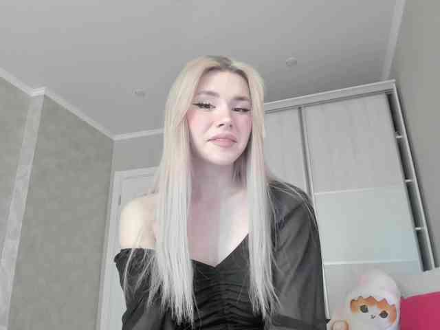 Yoursissydoll Live Webcam on BongaCams