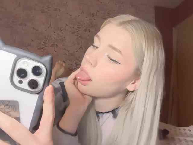 Yoursissydoll