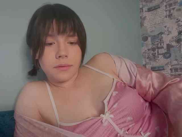 Yoursissydoll Live Webcam on BongaCams