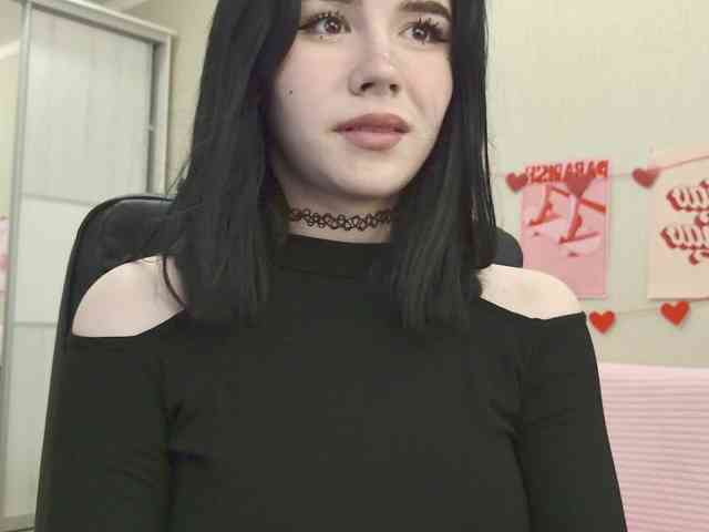 Yoursissydoll Live Webcam on BongaCams