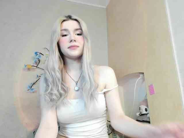 Yoursissydoll Live Webcam on BongaCams