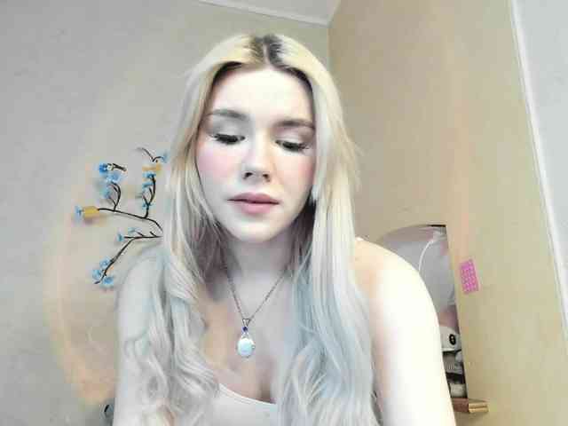 Yoursissydoll Live Webcam on BongaCams