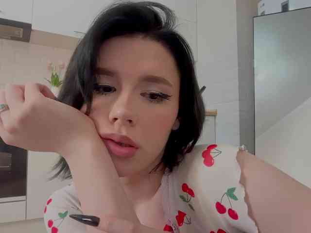 Yoursissydoll Sex Cam Show
