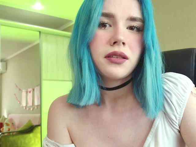 Yoursissydoll Live Webcam on BongaCams