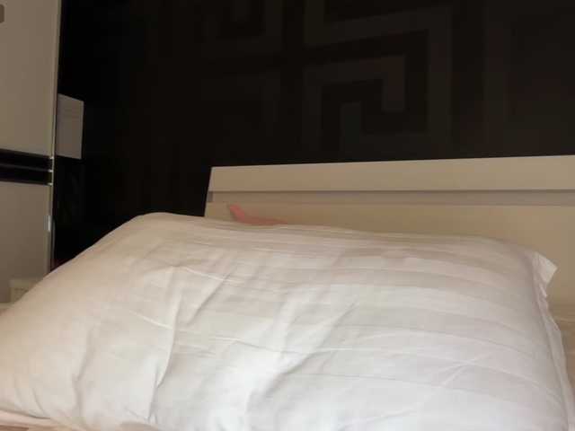 le modèle -Sara- est en webcam porno dans un show sur le site bongacams, il possède les tags suivants: Asian,Brunette,Shaved