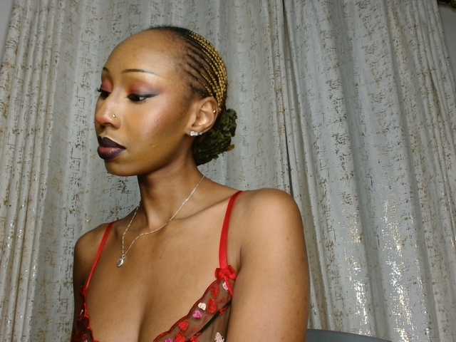 adriana-crystal23 live cam on BongaCams