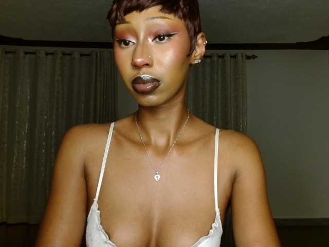 adriana-crystal23's BongaCams show and profile