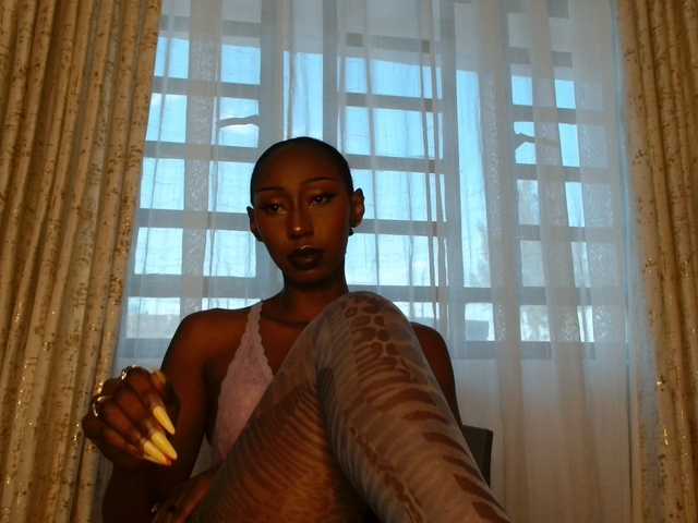 adriana-crystal23 live cam on BongaCams