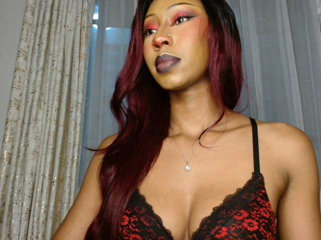 adriana-crystal23 live cam on BongaCams