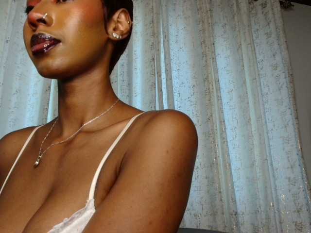 adriana-crystal23