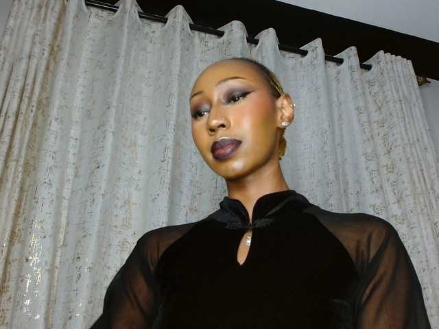 adriana-crystal23 live webcam show