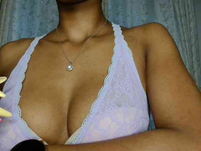 adriana_crystal webcam