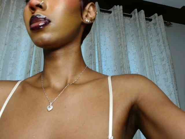 adriana_crystal webcam