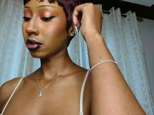 Model: Adriana_Crystal