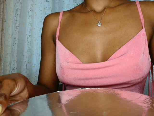 adriana_crystal webcam