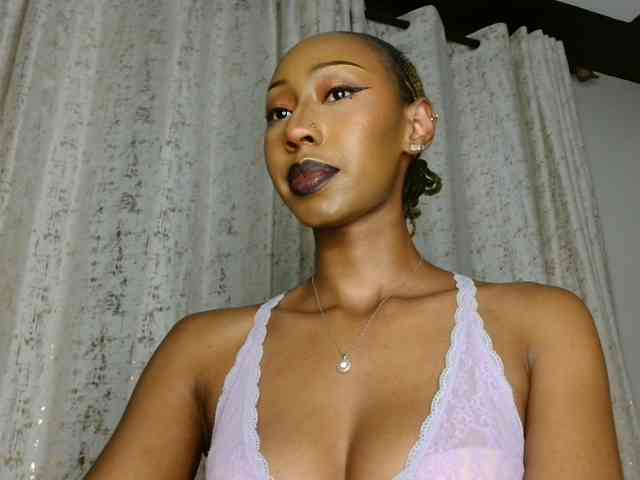 adriana_crystal webcam