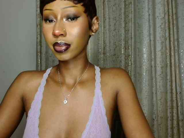 adriana_crystal webcam