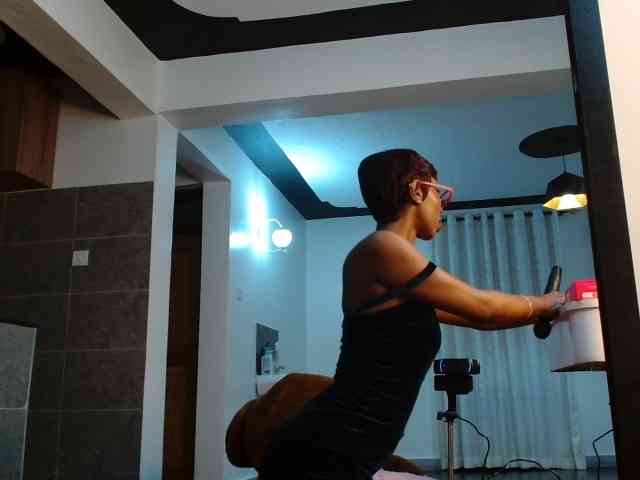 adriana_crystal webcam