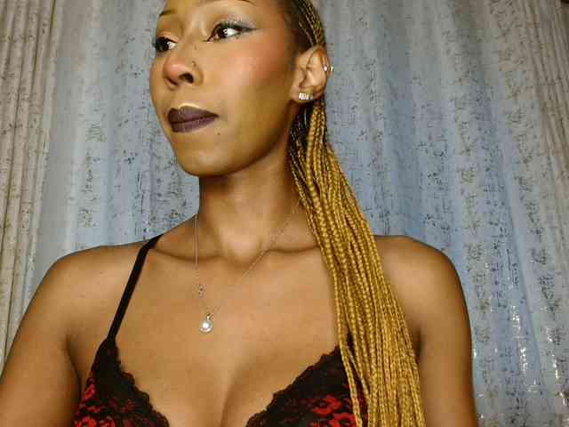 adriana_crystal webcam