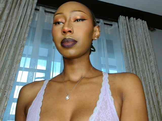 adriana_crystal webcam