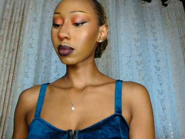 adriana_crystal webcam
