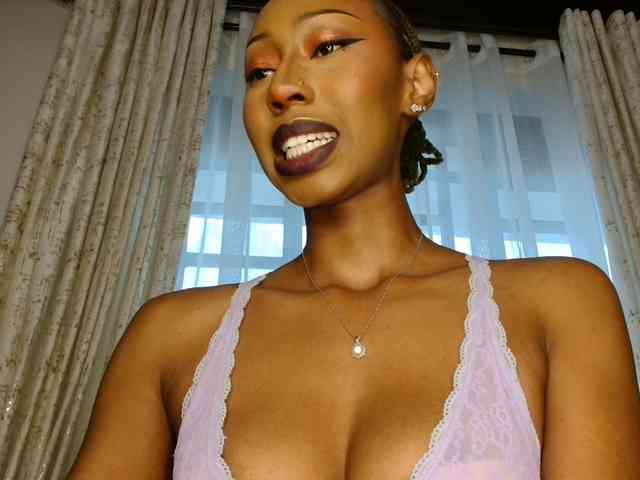 adriana_crystal webcam