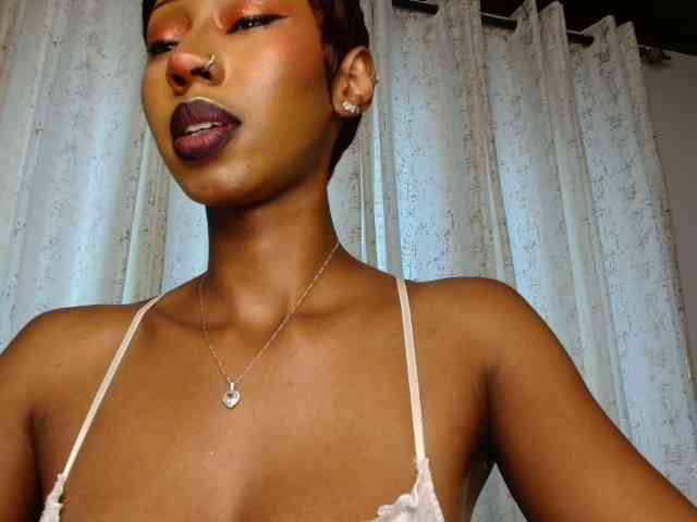 adriana_crystal webcam
