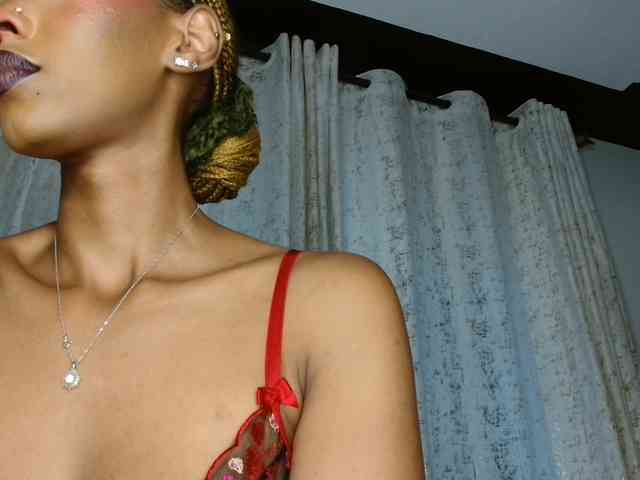 adriana_crystal webcam