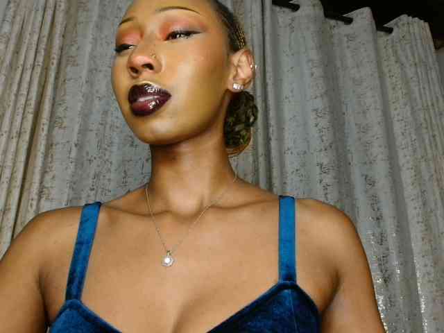 adriana_crystal webcam