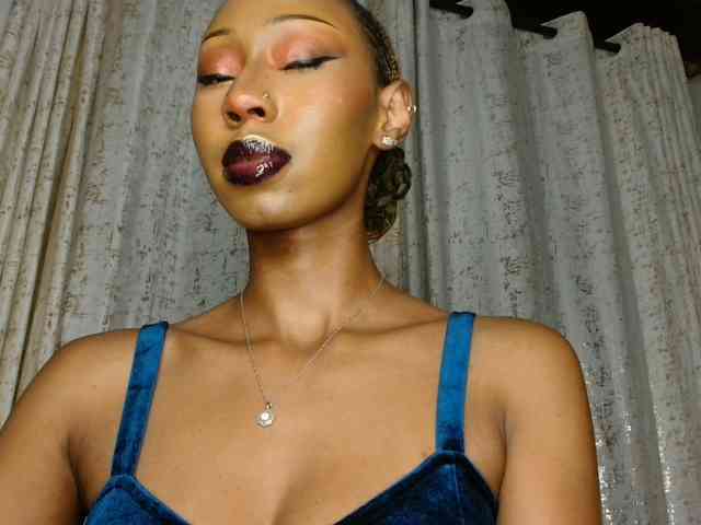 adriana_crystal webcam