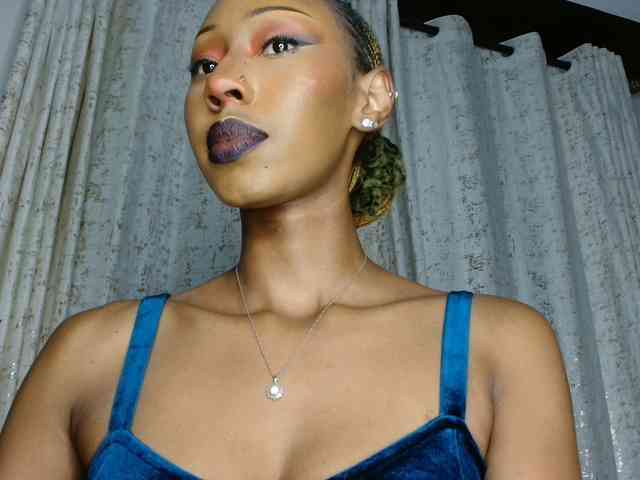 adriana_crystal webcam
