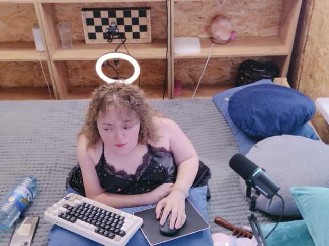 Julia-79 live cam on BongaCams