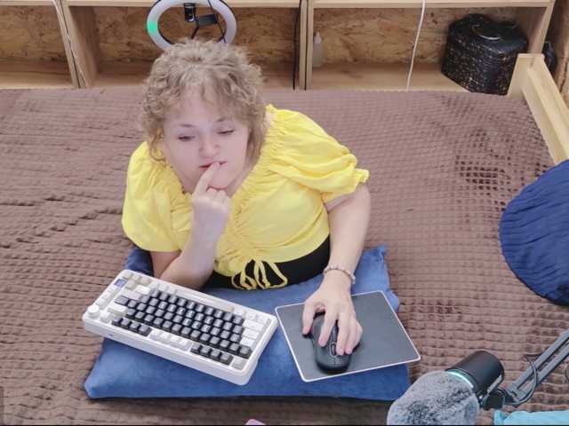 Julia-79 live cam on BongaCams
