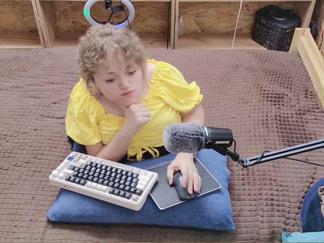 Julia-79 live cam on BongaCams