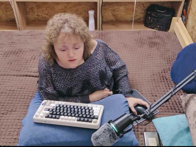 Julia-79 live cam on BongaCams